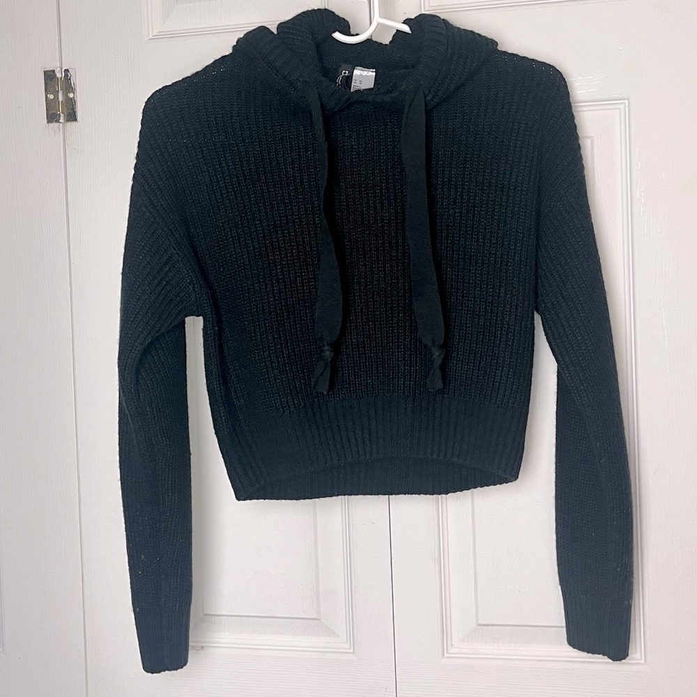 women’s black cropped sweatshirt hoodie